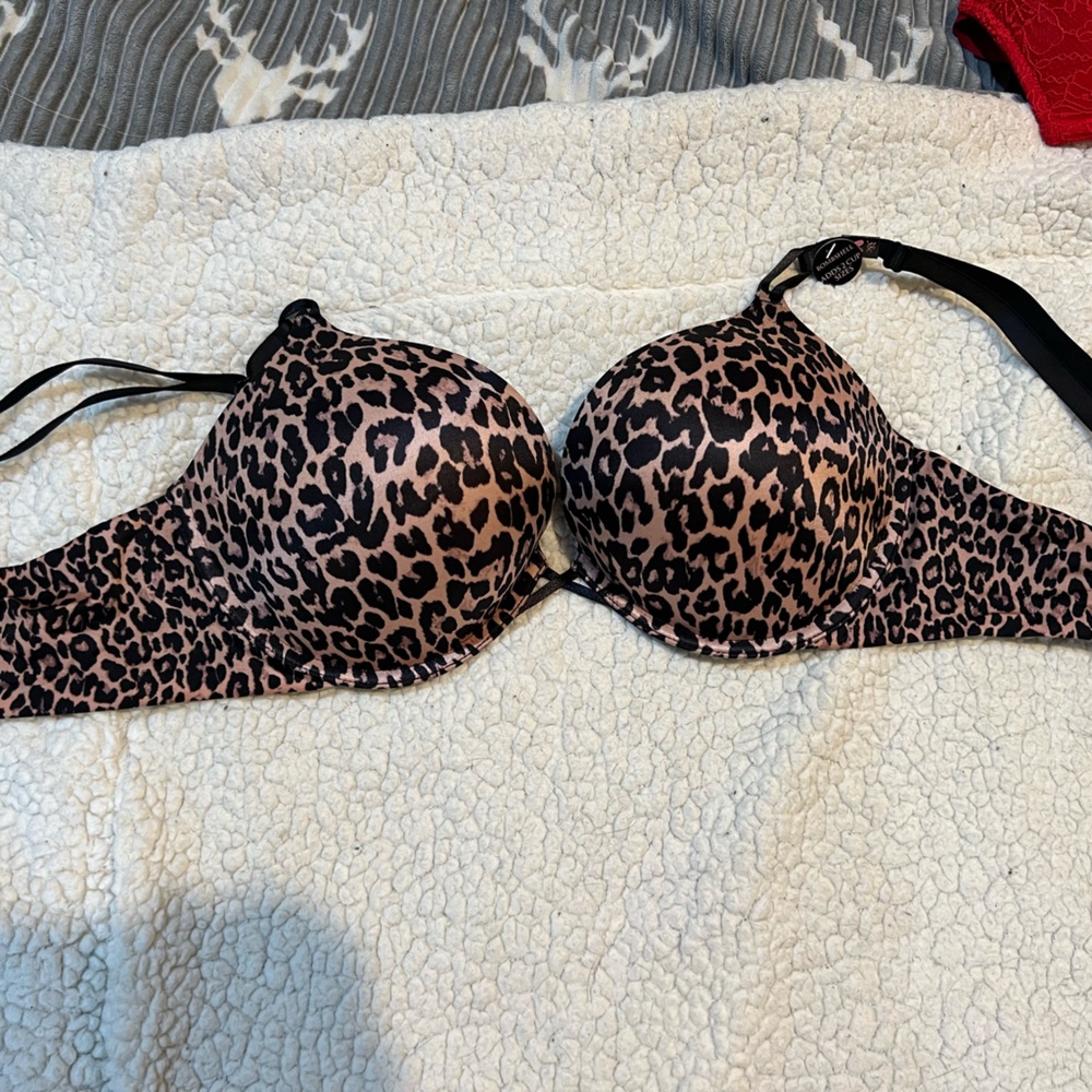 Victoria Secret Bombshell Plunge Bra